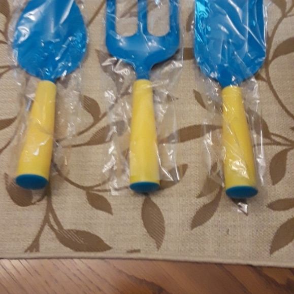 KIDS GARDEN SET - Picture 3 of 6